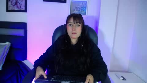 Snapshot of fenixx_19 chatting on April 2026 11:15:02 AM Fenix online show from April 2026 11:15:02 AM