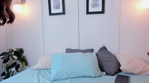 Snapshot of fer_luxx chatting on April 2026 11:33:02 AM Fer online show from April 2026 11:33:02 AM