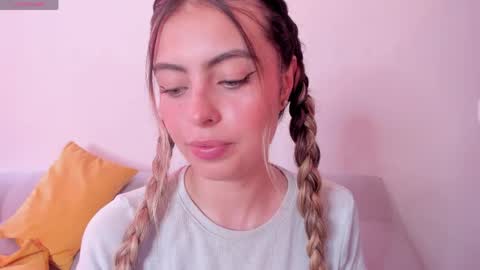 fernanda  online show from April 2026 03:01:01 PM