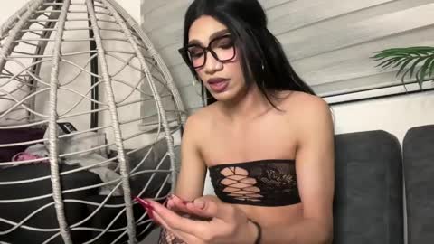 fernanda online show from March 2026 04:51:01 AM