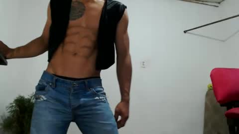 fernandez_latinblack online show from December 2024 01:14:01 AM
