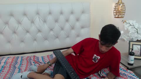 FER PHOENIX online show from February 2025 09:30:01 AM