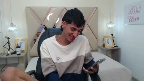 FER PHOENIX online show from March 2025 09:51:02 AM