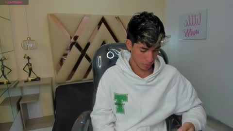 FER PHOENIX online show from October 2025 03:29:01 AM