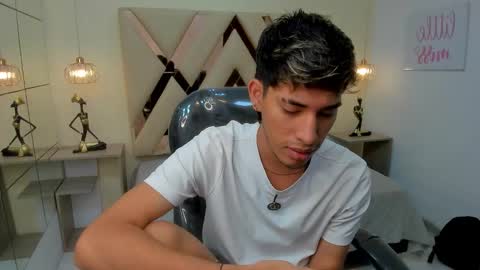 FER PHOENIX online show from February 2026 03:11:01 AM