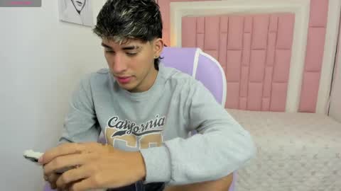 FER PHOENIX online show from April 2026 03:45:01 AM