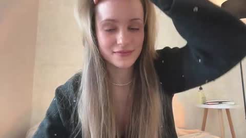 Lisa online show from March 2025 07:35:02 AM