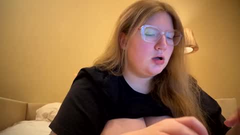 Sophie online show from December 2024 03:32:02 PM