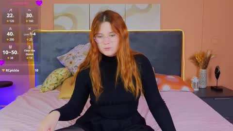 Snapshot of fiery_foxy chatting on September 2025 04:03:01 AM Mabel online show from September 2025 04:03:01 AM