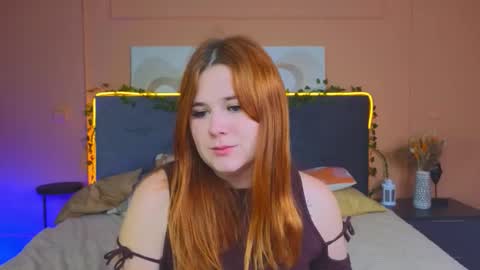 Snapshot of fiery_foxy chatting on November 2025 04:18:02 AM Mabel online show from November 2025 04:18:02 AM