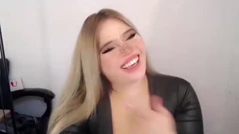 Snapshot of filipina_slutty69xxx chatting on September 2025 01:49:01 AM  Angela  DONT FORGET TO FOLLOW AND GIVE ME APPRECIATION online show from September 2025 01:49:01 AM