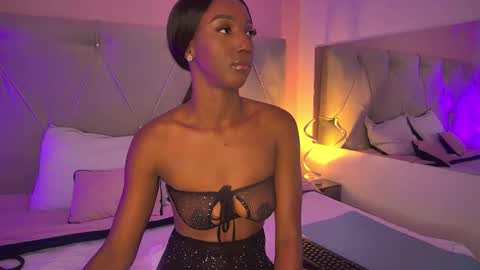 Fiorela Lenin  online show from October 2025 06:51:01 PM