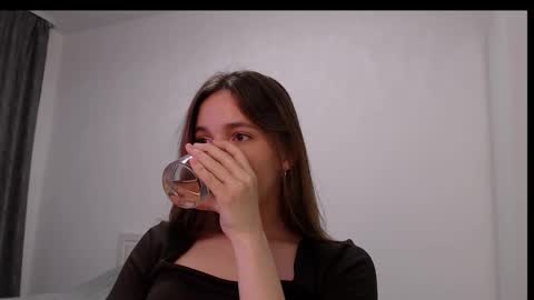 fireflies_fly_ online show from November 2025 06:52:02 PM