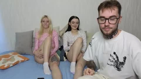 Snapshot of first_day_ chatting on September 2025 03:30:02 AM ALICESTEVEVECTOR pvt open online show from September 2025 03:30:02 AM