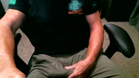 fitguy40 online show from April 2026 09:13:01 PM