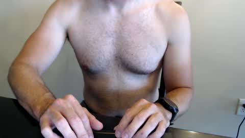 Snapshot of fithubby80 chatting on June 2026 10:07:01 PM fithubby80 online show from June 2026 10:07:01 PM