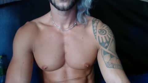 Snapshot of fitness1989 chatting on December 2025 04:18:02 AM fitness1989 online show from December 2025 04:18:02 AM