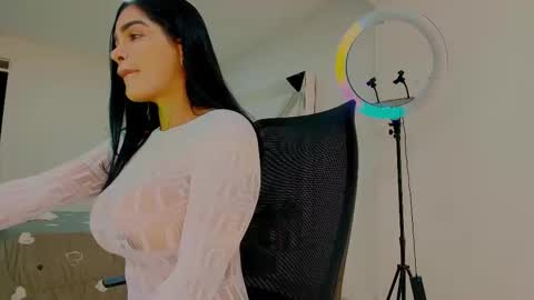 Snapshot of fitnessmommyy chatting on October 2025 02:48:01 PM fitnessmommyy online show from October 2025 02:48:01 PM