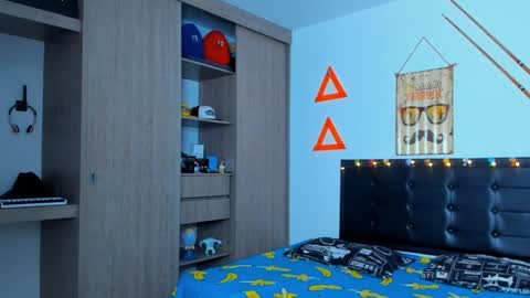 Elias Valencia online show from February 2025 04:29:01 PM