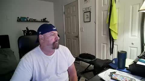 Snapshot of flaguy3233 chatting on December 2024 10:13:02 PM Florida guy online show from December 2024 10:13:02 PM