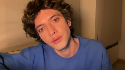 fletir13 online show from December 2024 06:01:02 AM