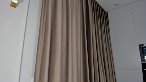 Emely  online show from October 2025 01:56:02 PM