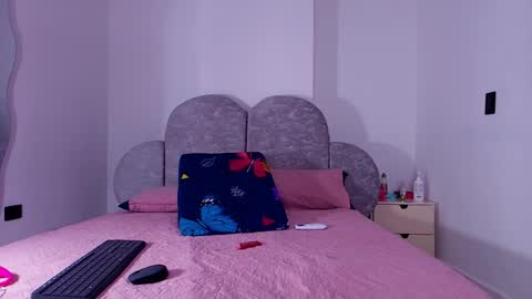 Snapshot of flordecayena_ chatting on May 2026 03:03:02 AM Flordecayena online show from May 2026 03:03:02 AM