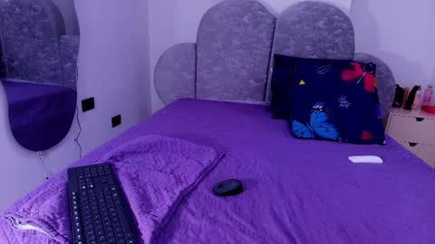 Snapshot of flordecayena_ chatting on May 2026 03:03:02 AM Flordecayena online show from May 2026 03:03:02 AM
