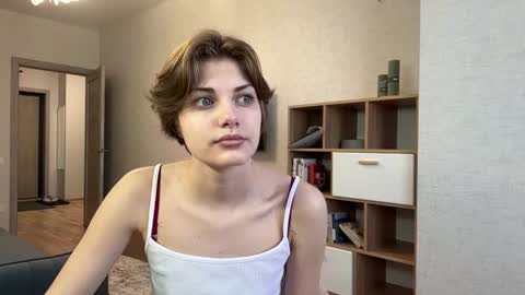 Snapshot of florenceheatly chatting on June 2026 10:15:01 AM Flora online show from June 2026 10:15:01 AM