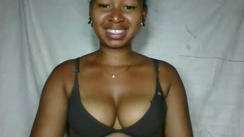 florencia011 online show from November 2025 09:57:02 PM