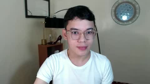 Snapshot of floriankeirxx_ chatting on October 2025 10:23:02 AM floriankeirxx_ online show from October 2025 10:23:02 AM
