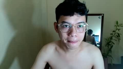 Snapshot of floriankeirxx_ chatting on October 2025 11:56:02 PM floriankeirxx_ online show from October 2025 11:56:02 PM