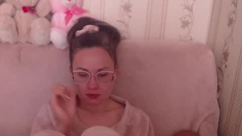 Snapshot of flowercandydoll13 chatting on May 2026 07:26:01 AM say meow and send tip online show from May 2026 07:26:01 AM