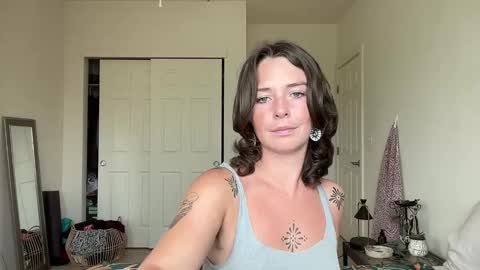 Flowergirl online show from January 2026 10:47:01 PM