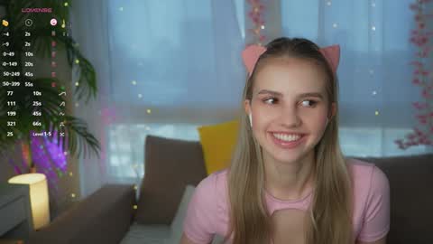 Adeline online show from December 2024 08:40:01 AM