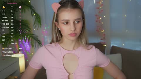 Adeline online show from December 2024 11:43:02 AM