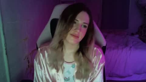 Snapshot of fluxsux chatting on October 2025 01:20:01 PM Flux online show from October 2025 01:20:01 PM