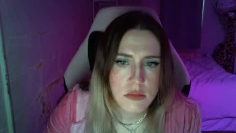 Snapshot of fluxsux chatting on October 2025 01:11:01 PM Flux online show from October 2025 01:11:01 PM