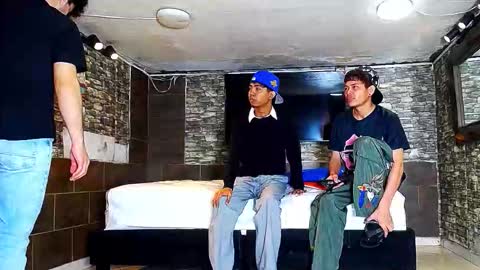 flyckers online show from October 2025 12:37:02 PM