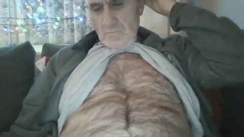 Snapshot of follador1001 chatting on December 2024 06:05:02 PM follador1001 online show from December 2024 06:05:02 PM