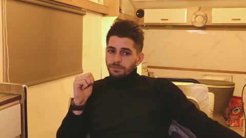 independent model online show from February 2026 08:28:01 PM