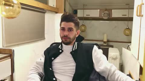 independent model online show from March 2026 06:36:02 PM