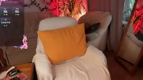 Snapshot of forest_lina chatting on June 2026 01:04:02 PM online show from June 2026 01:04:02 PM