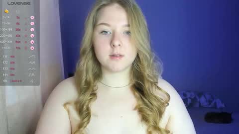 Snapshot of forever_cute chatting on December 2025 10:02:01 AM Ann online show from December 2025 10:02:01 AM