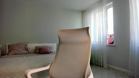 Kira online show from September 2025 12:43:02 AM