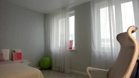 Kira online show from September 2025 01:17:01 AM