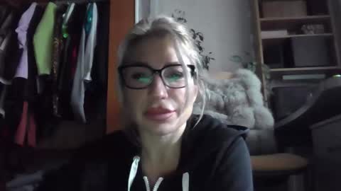 fox_red_lady7 online show from November 2025 10:21:01 AM