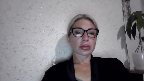 Snapshot of fox_red_lady7 chatting on May 2026 07:15:01 PM fox_red_lady7 online show from May 2026 07:15:01 PM
