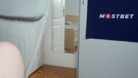 CUSTOM PHOTOS AND VIDEOS -  online show from January 2025 11:06:02 AM