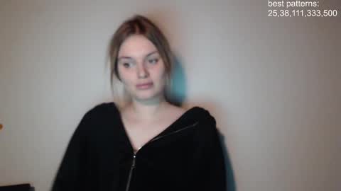 i am your baby Alien  online show from February 2025 09:31:01 PM